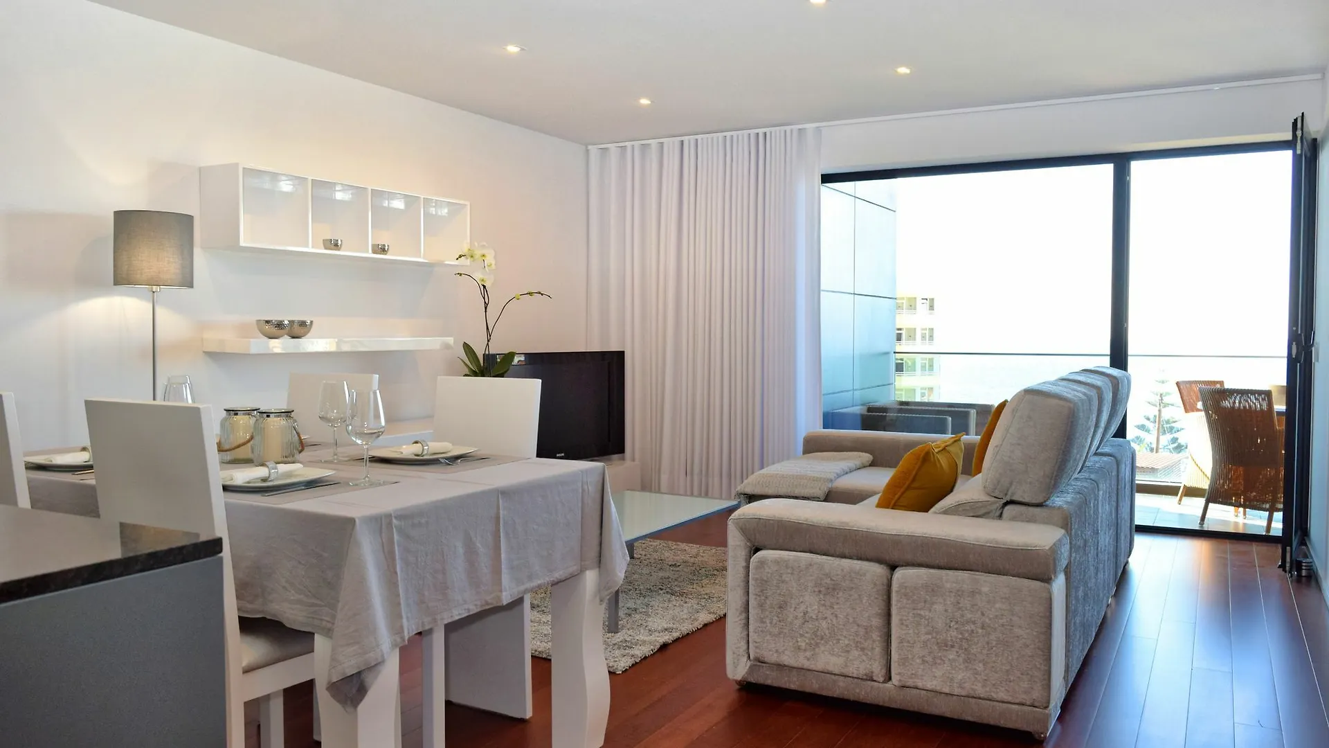 Kontakt z Seculo XXI - A Home In Madeira