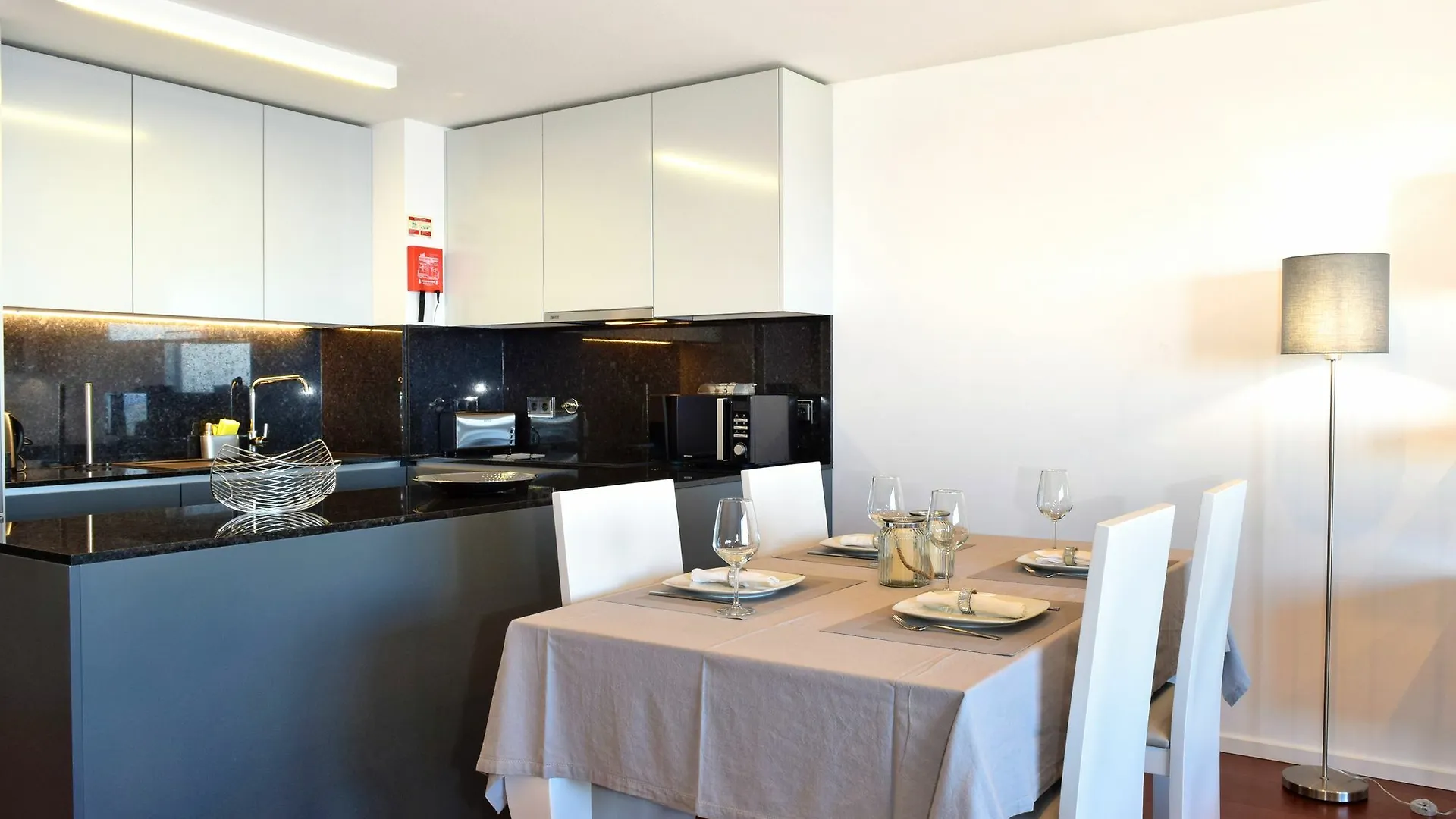 Seculo XXI - A Home In Madeira Funchal  Portugalia